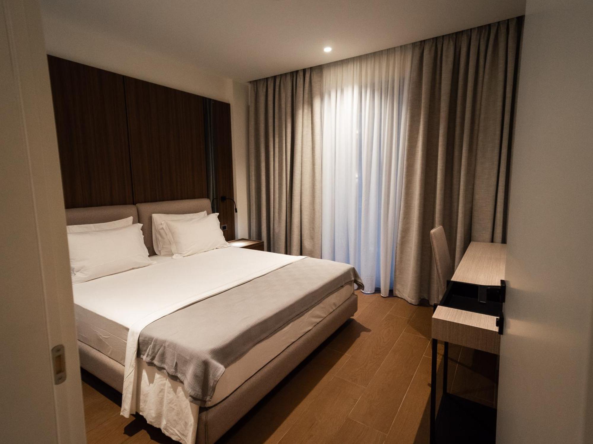 Hotel Jost Caravel Radhimë Zewnętrze zdjęcie