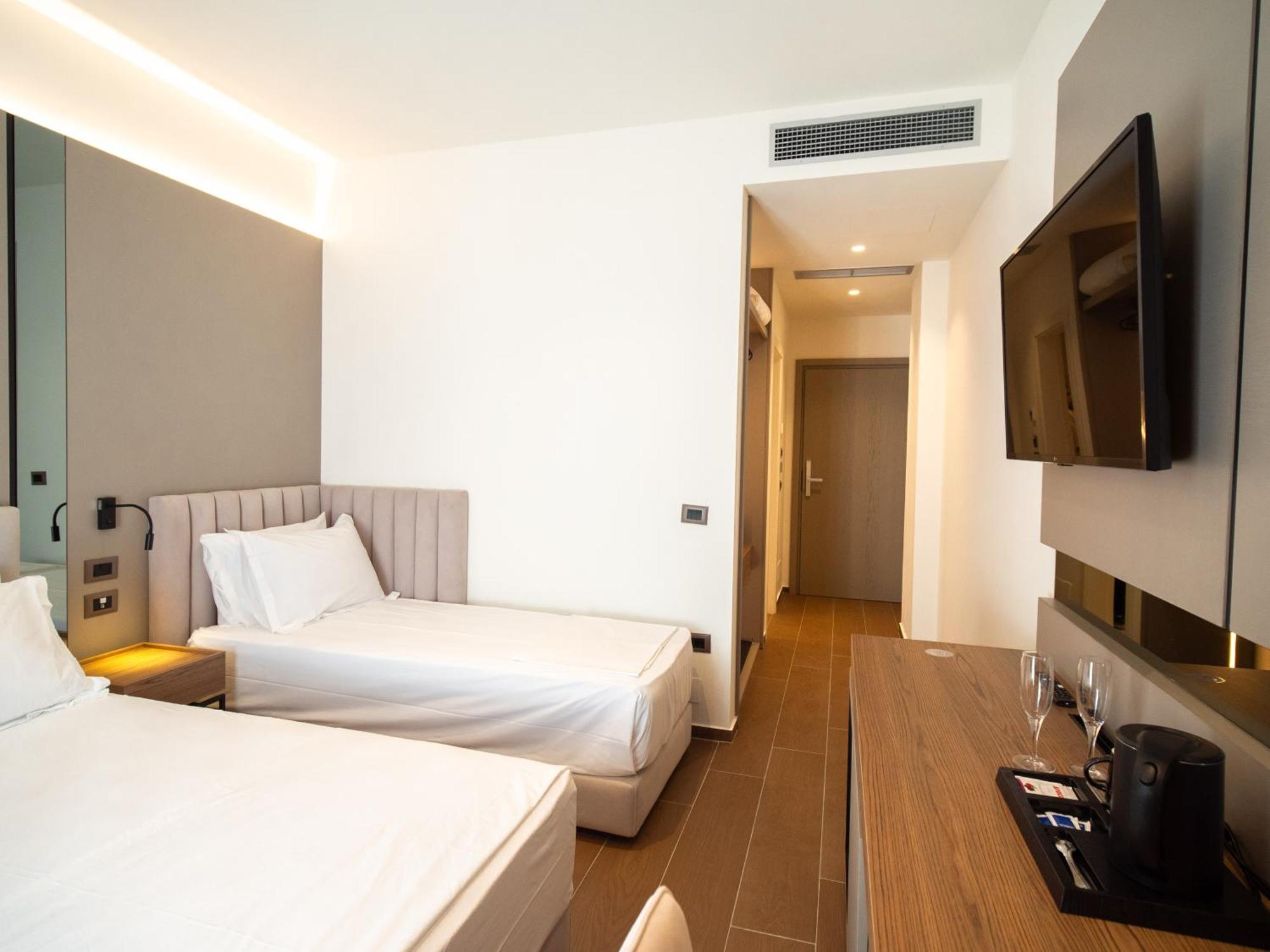 Hotel Jost Caravel Radhimë Zewnętrze zdjęcie