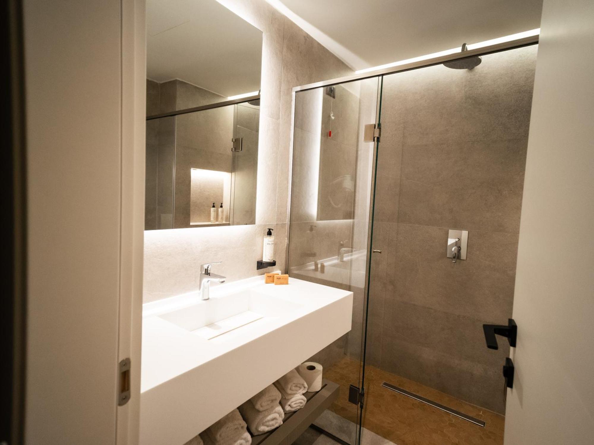 Hotel Jost Caravel Radhimë Zewnętrze zdjęcie