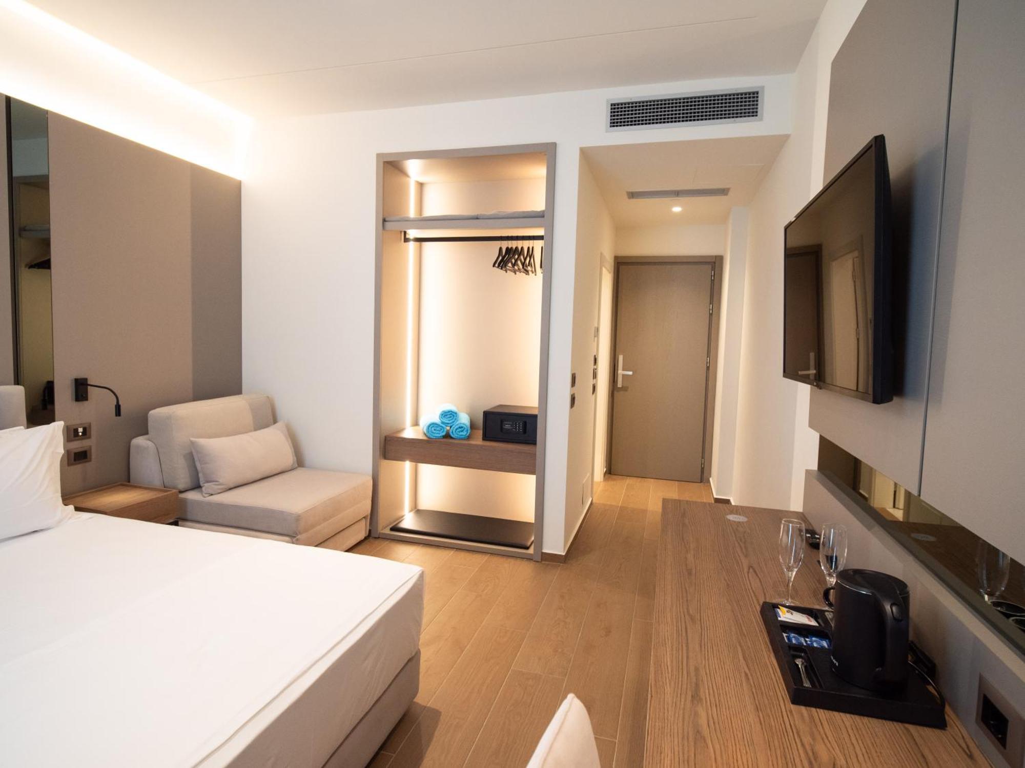 Hotel Jost Caravel Radhimë Zewnętrze zdjęcie