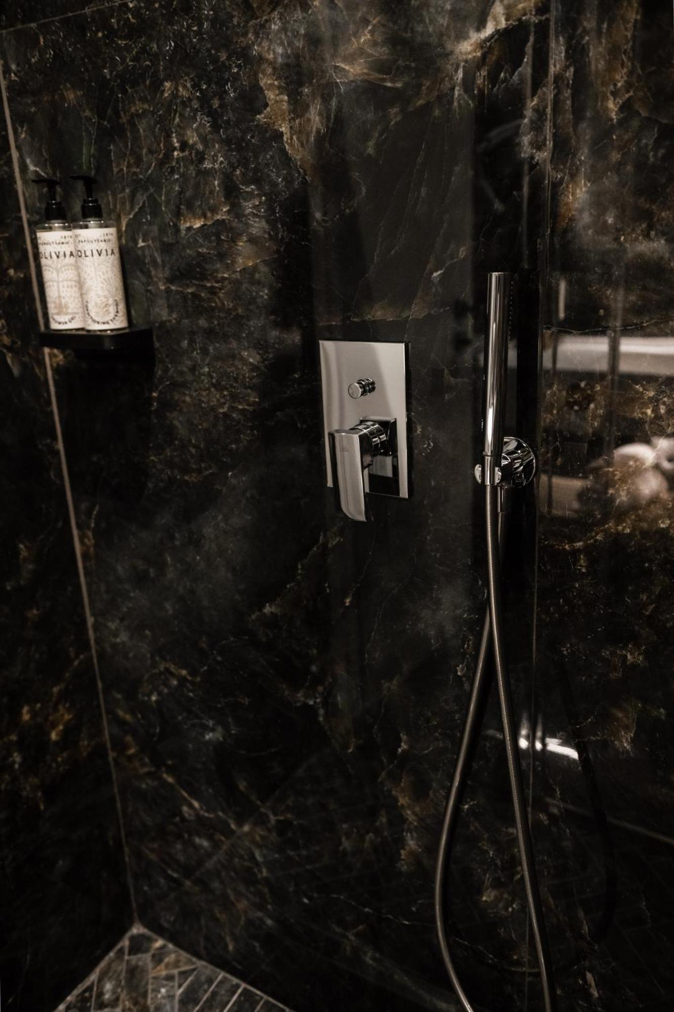 Hotel Jost Caravel Radhimë Zewnętrze zdjęcie