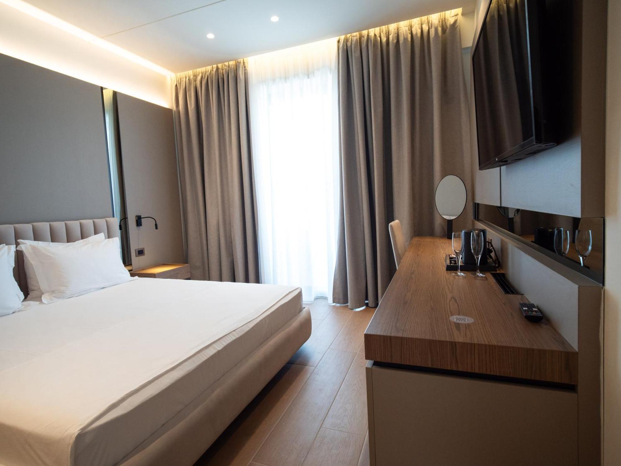 Hotel Jost Caravel Radhimë Zewnętrze zdjęcie