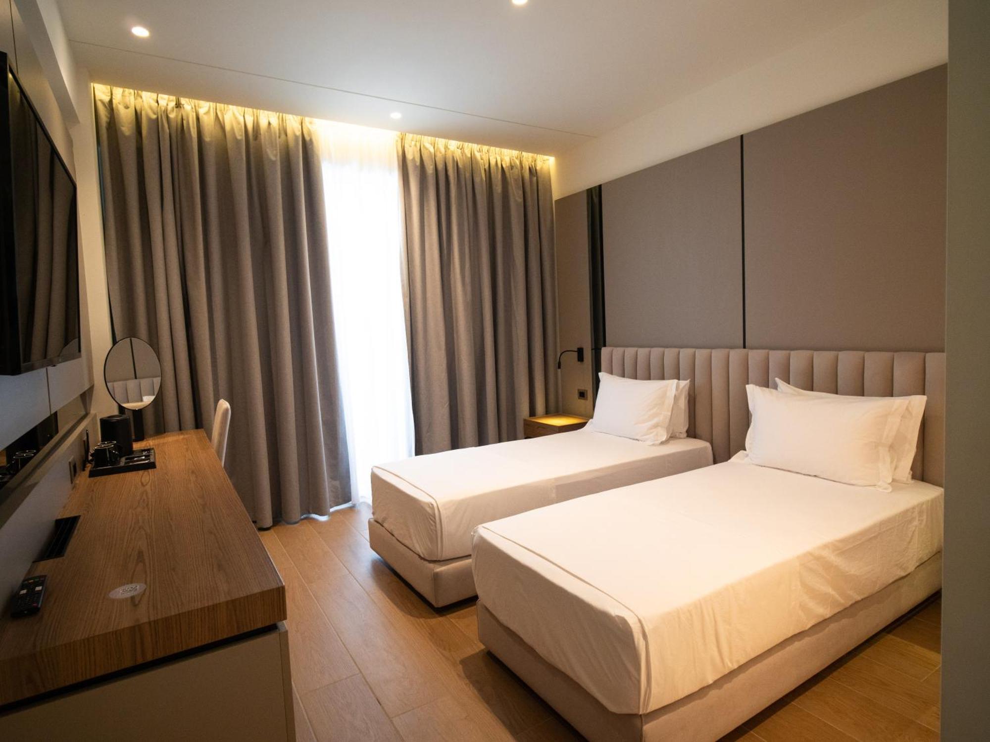 Hotel Jost Caravel Radhimë Zewnętrze zdjęcie